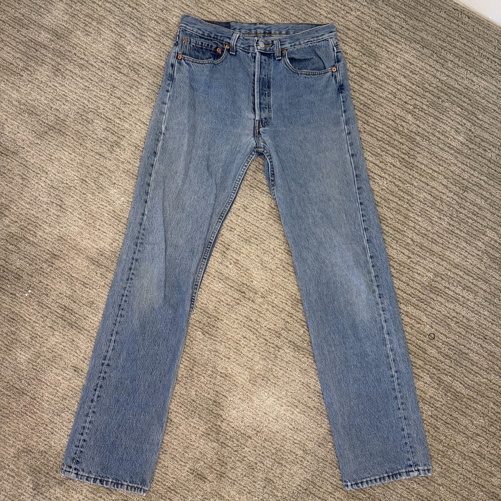 Vintage Levi’s 501 Jeans W31 L32 – 90s Mid-Wash Straight Leg (Factory 552 Egypt)